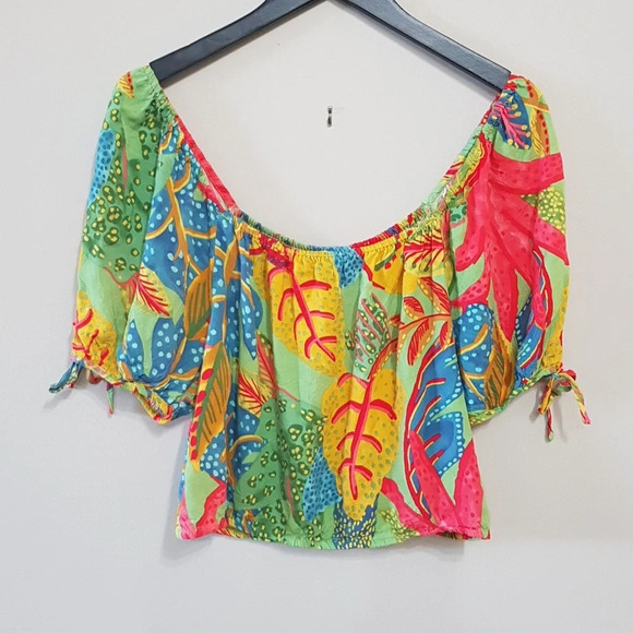 Christian Siriano Tops - Christian Siriano bright boho print cropped puff  sleeve peasant blouse size L